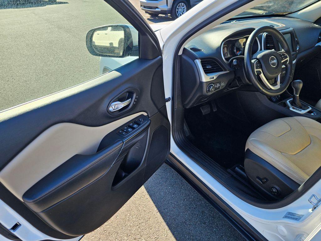 used 2015 Jeep Cherokee car, priced at $14,997
