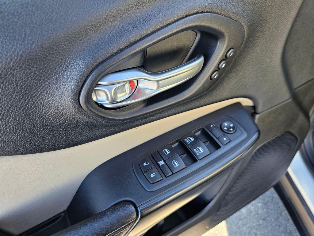 used 2015 Jeep Cherokee car, priced at $14,997
