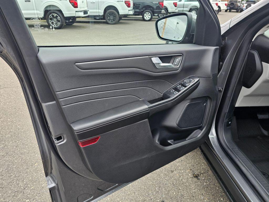 new 2025 Ford Escape PHEV car, priced at $35,685