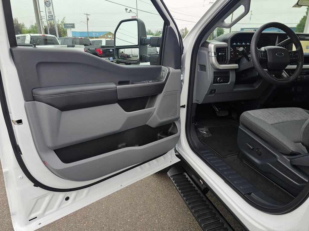new 2025 Ford F-350 car, priced at $54,569
