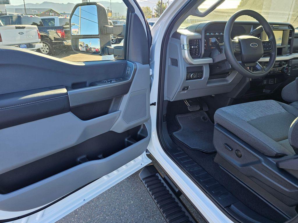 new 2025 Ford F-350 car, priced at $55,310