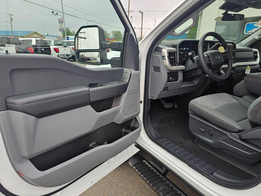 new 2025 Ford F-350 car, priced at $53,406