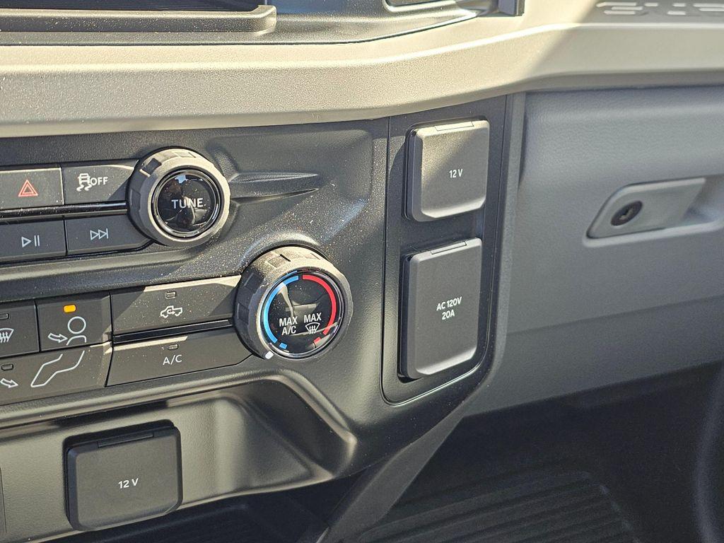 new 2025 Ford F-250 car, priced at $44,080