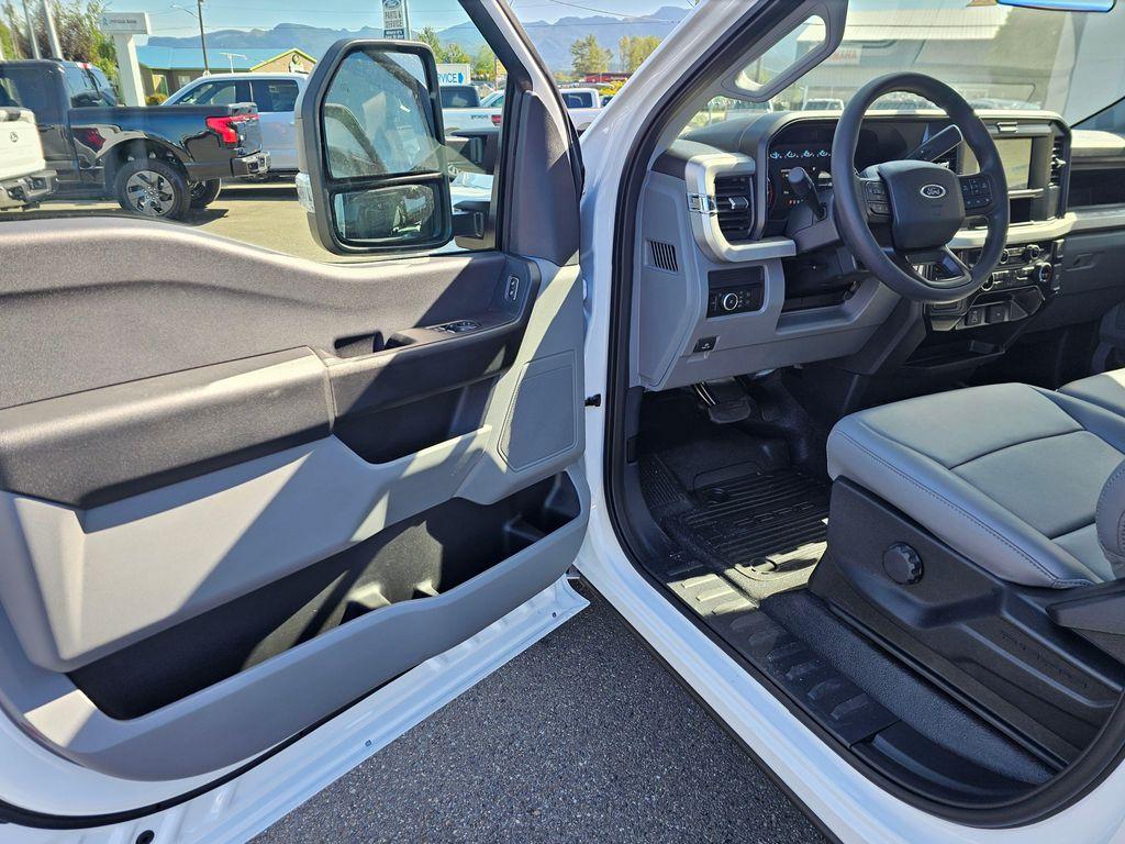 new 2025 Ford F-250 car, priced at $44,080