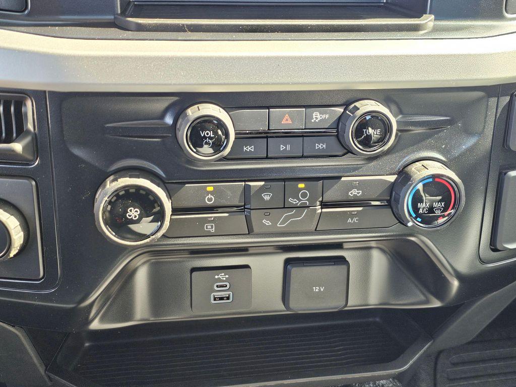 new 2025 Ford F-250 car, priced at $44,080