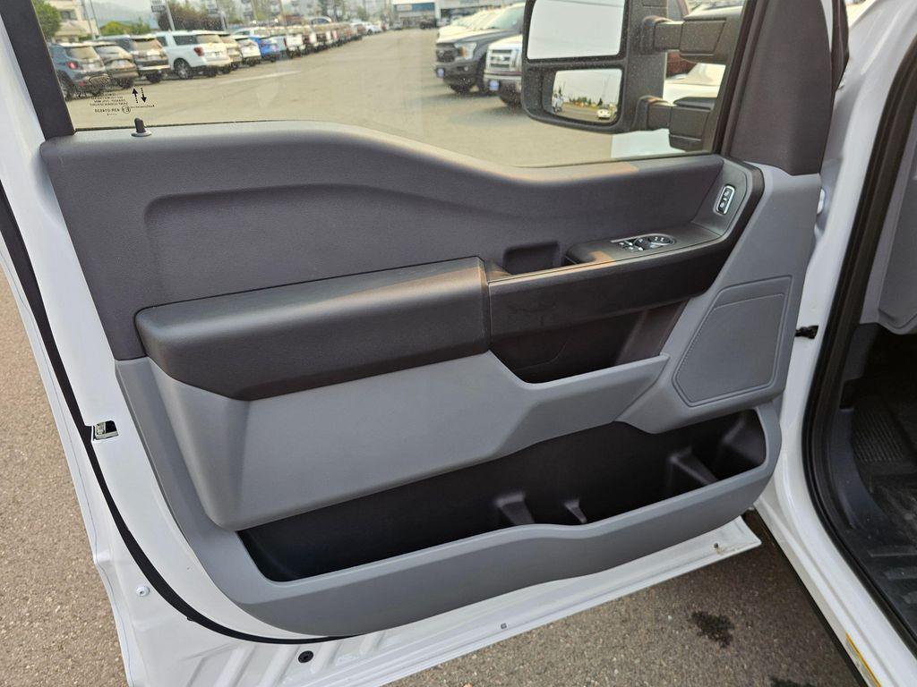 new 2025 Ford F-450 car, priced at $64,925