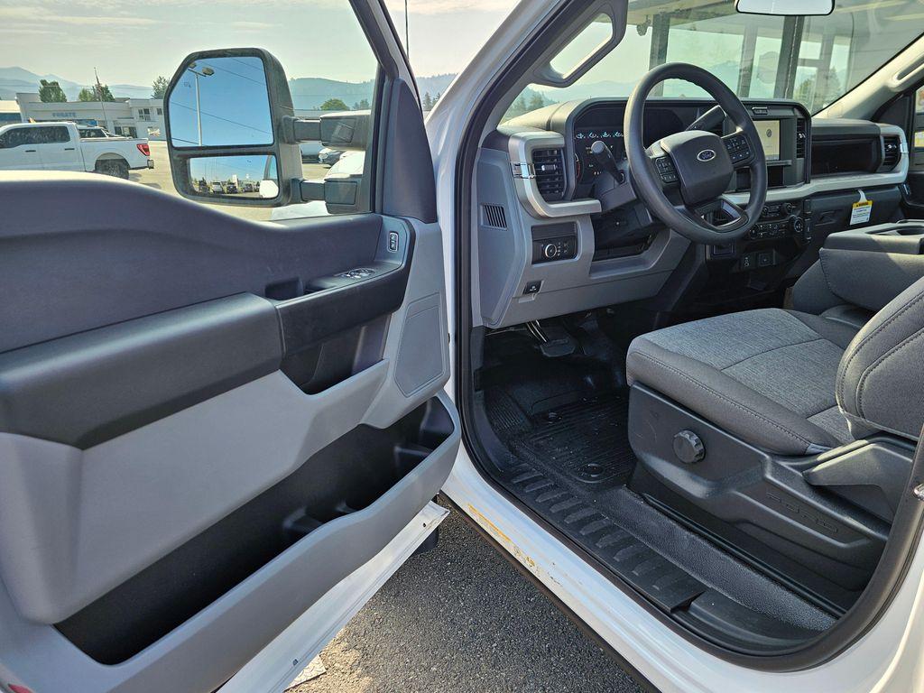 new 2025 Ford F-450 car, priced at $70,155