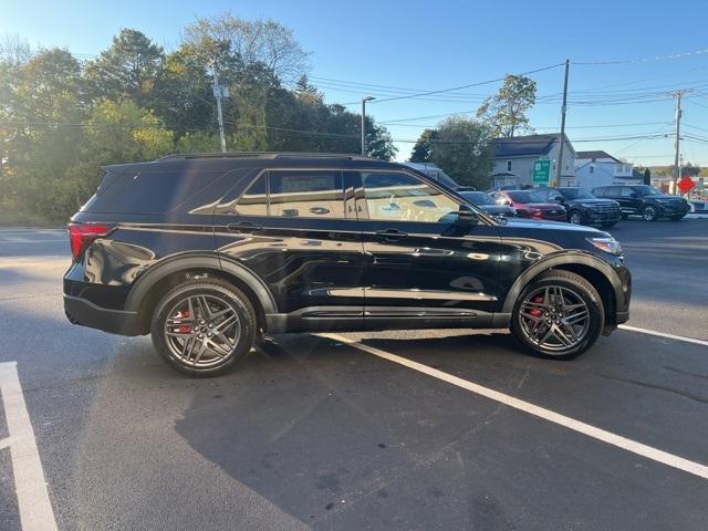 new 2025 Ford Explorer car, priced at $60,655