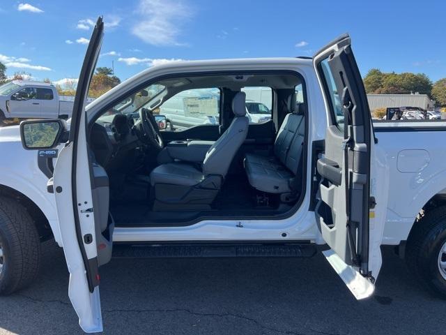 new 2024 Ford F-150 car, priced at $49,015