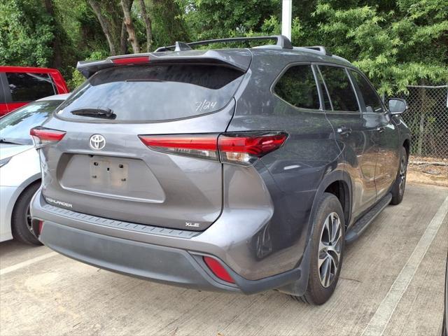 used 2023 Toyota Highlander car, priced at $39,998