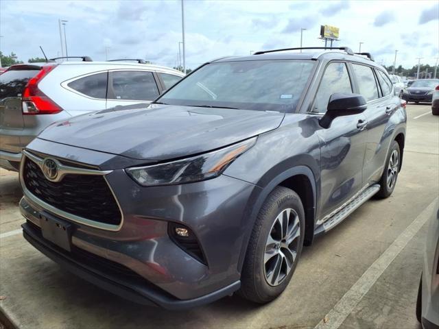 used 2023 Toyota Highlander car, priced at $39,998