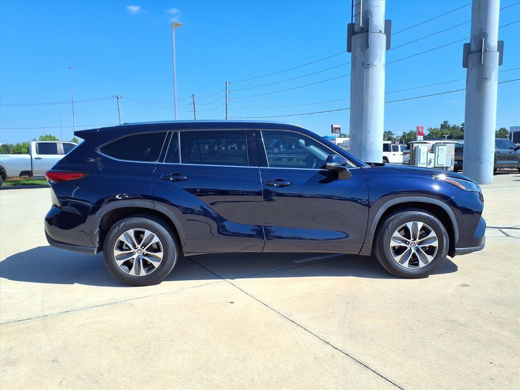used 2021 Toyota Highlander car, priced at $27,248