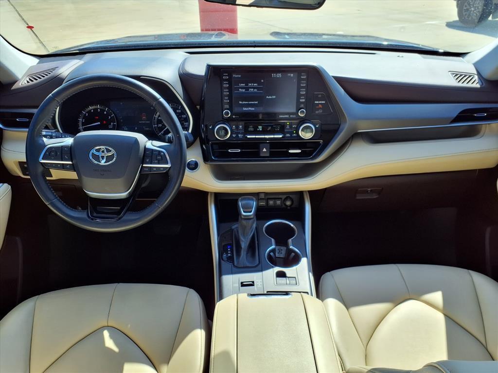 used 2021 Toyota Highlander car, priced at $27,248