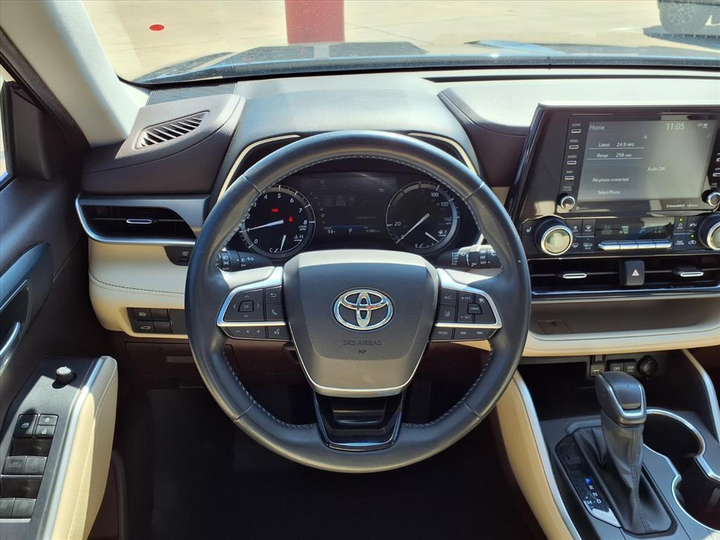 used 2021 Toyota Highlander car, priced at $27,248