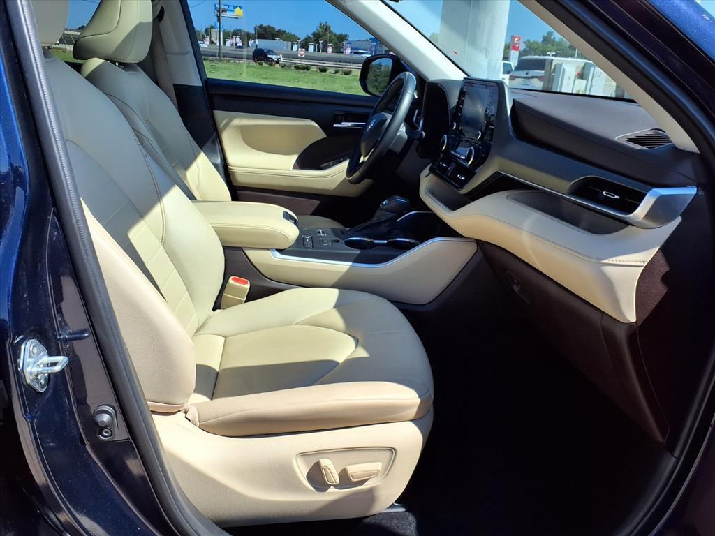 used 2021 Toyota Highlander car, priced at $27,248