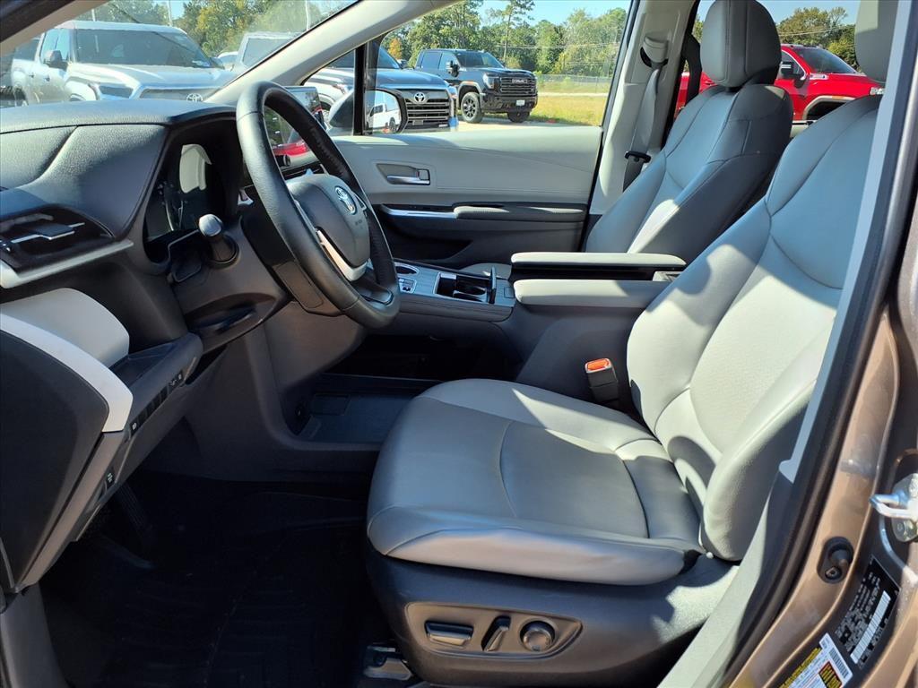 used 2023 Toyota Sienna car, priced at $37,998