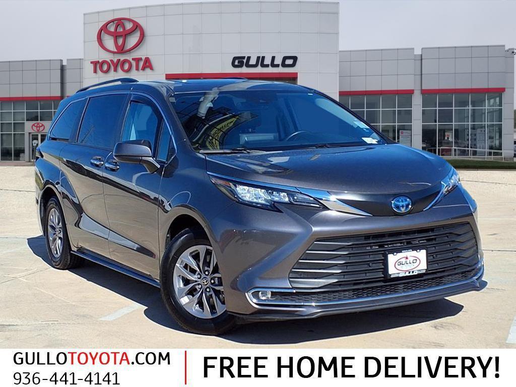 used 2023 Toyota Sienna car, priced at $37,998
