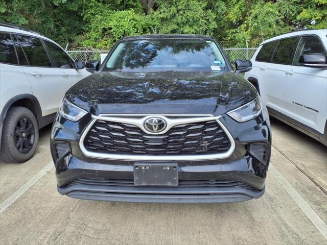 used 2021 Toyota Highlander car, priced at $27,498