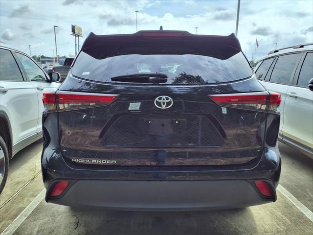 used 2021 Toyota Highlander car, priced at $27,498