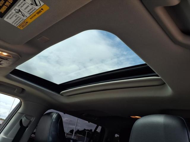 used 2022 Toyota Highlander car, priced at $34,998