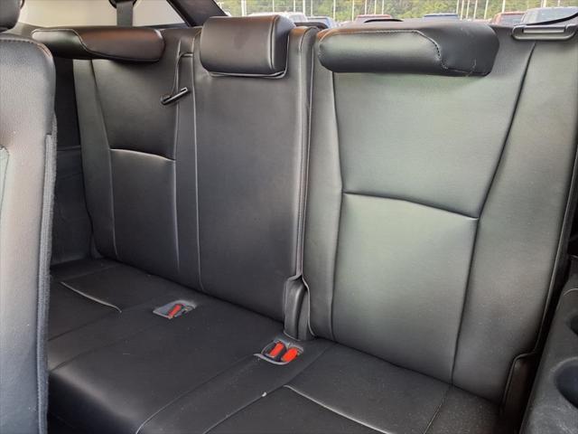used 2022 Toyota Highlander car, priced at $34,998