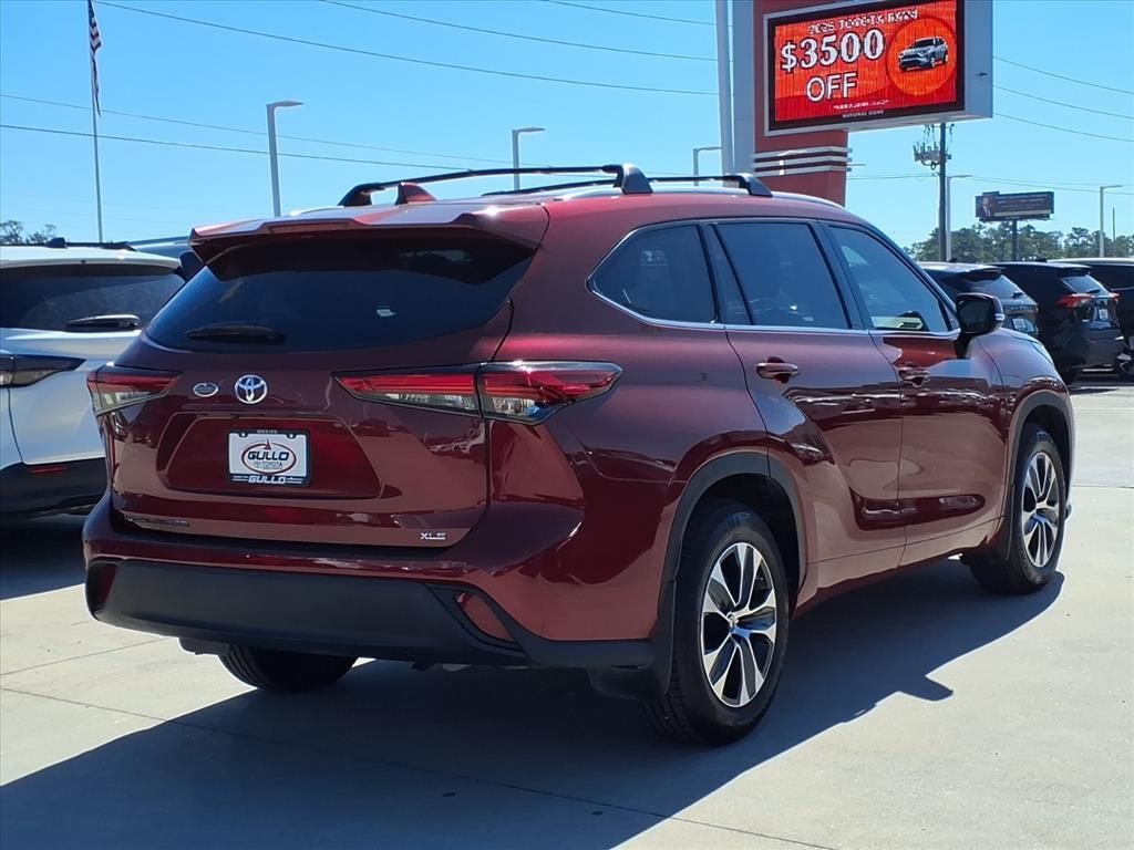 used 2022 Toyota Highlander car, priced at $34,748