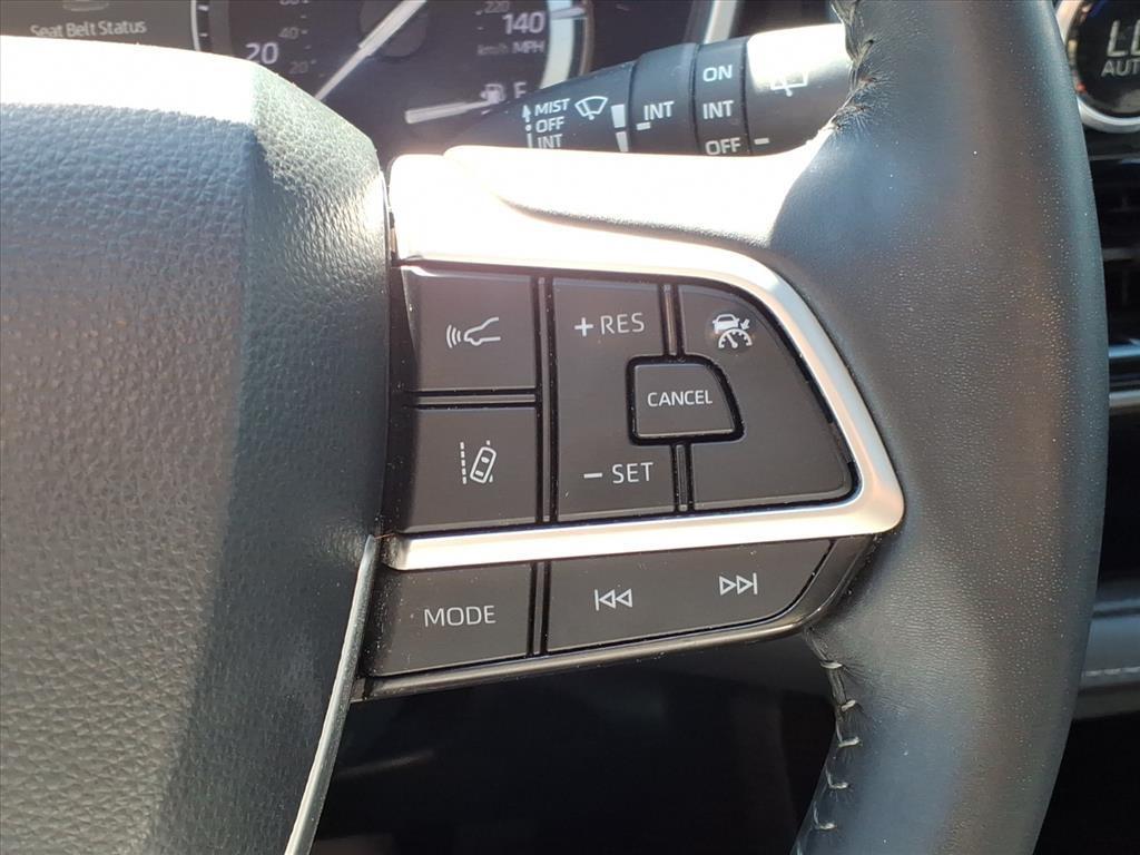 used 2022 Toyota Highlander car, priced at $34,748