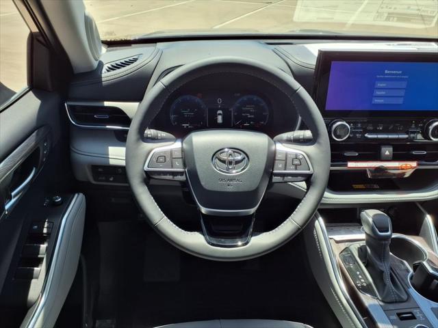 new 2025 Toyota Highlander car, priced at $49,184