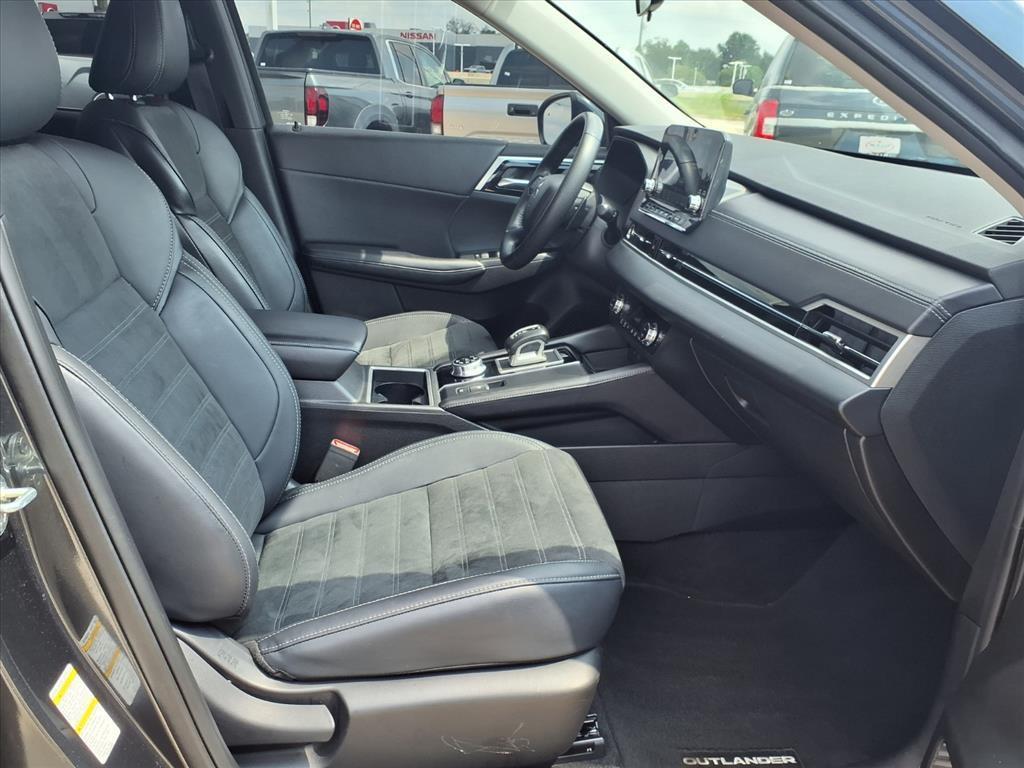 used 2024 Mitsubishi Outlander car, priced at $25,748