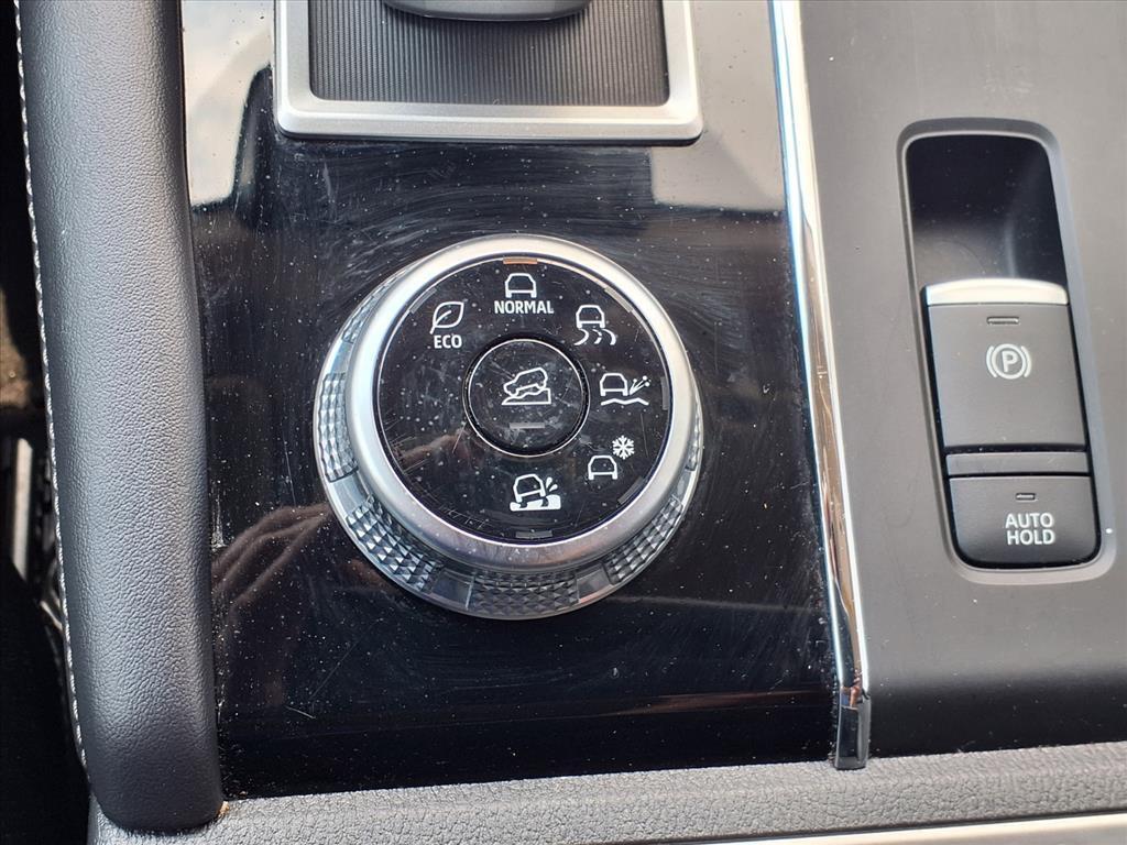 used 2024 Mitsubishi Outlander car, priced at $25,748