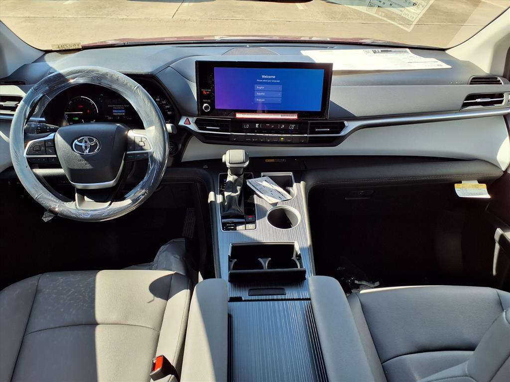 new 2025 Toyota Sienna car, priced at $46,308