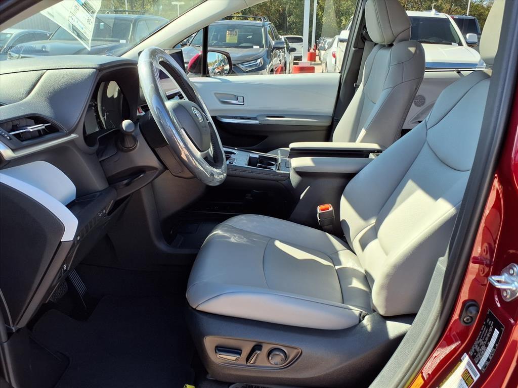 new 2025 Toyota Sienna car, priced at $46,308