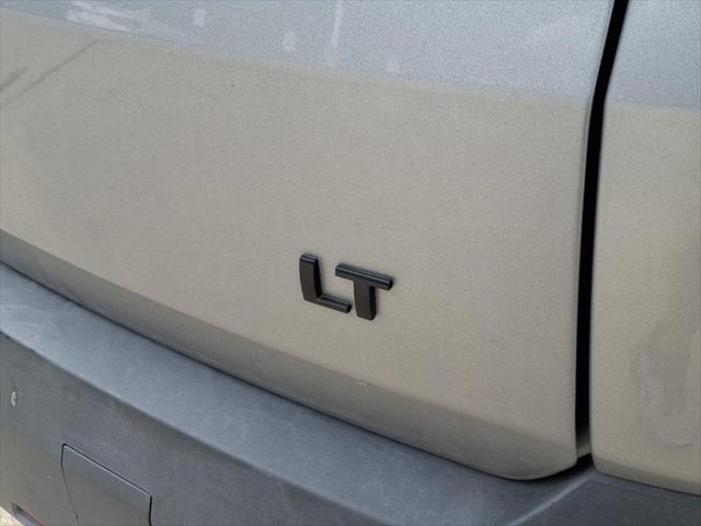used 2023 Chevrolet Traverse car, priced at $31,248