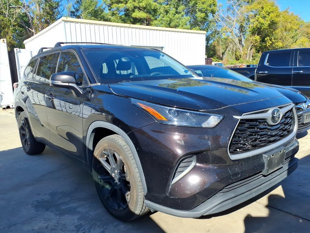 used 2022 Toyota Highlander car, priced at $29,748