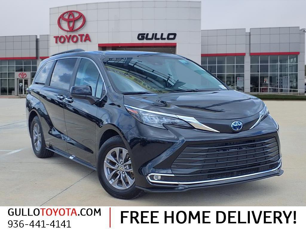 used 2024 Toyota Sienna car, priced at $42,498