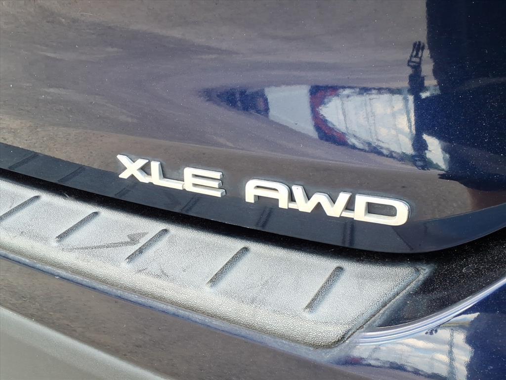 used 2022 Toyota Highlander car, priced at $33,998