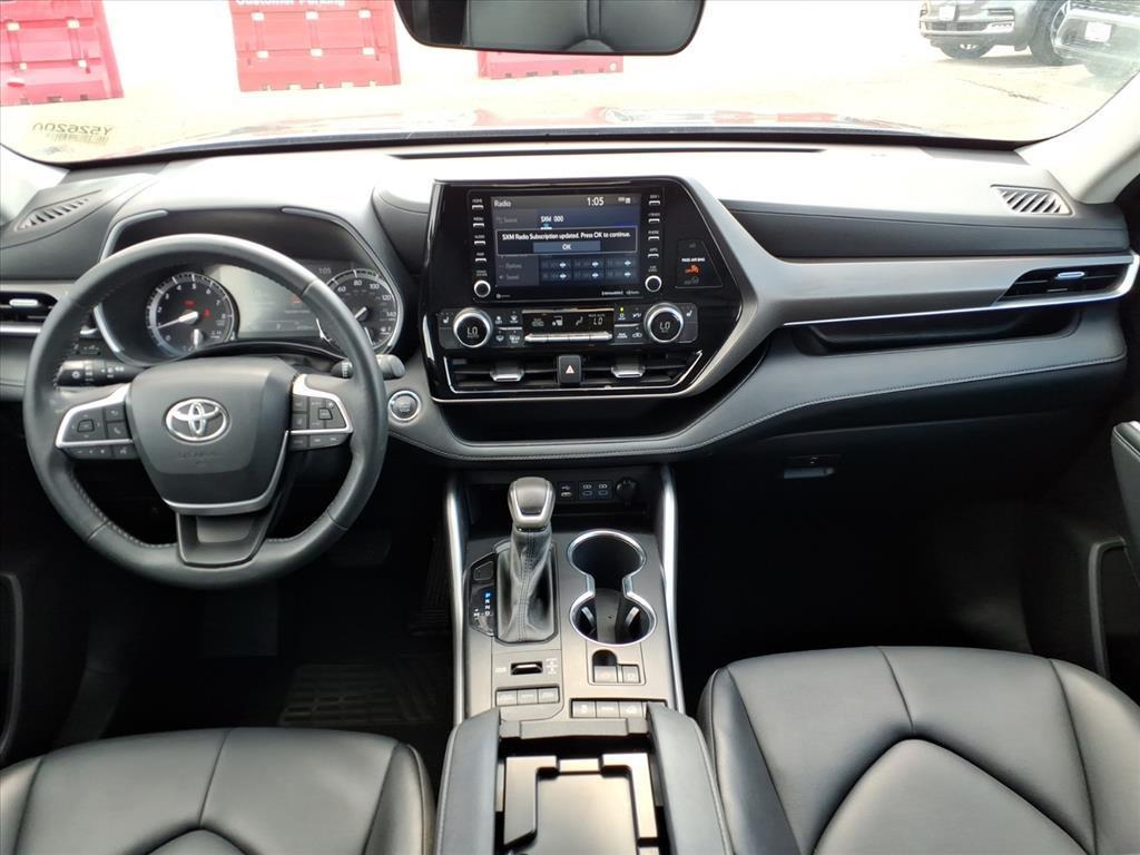 used 2022 Toyota Highlander car, priced at $33,998