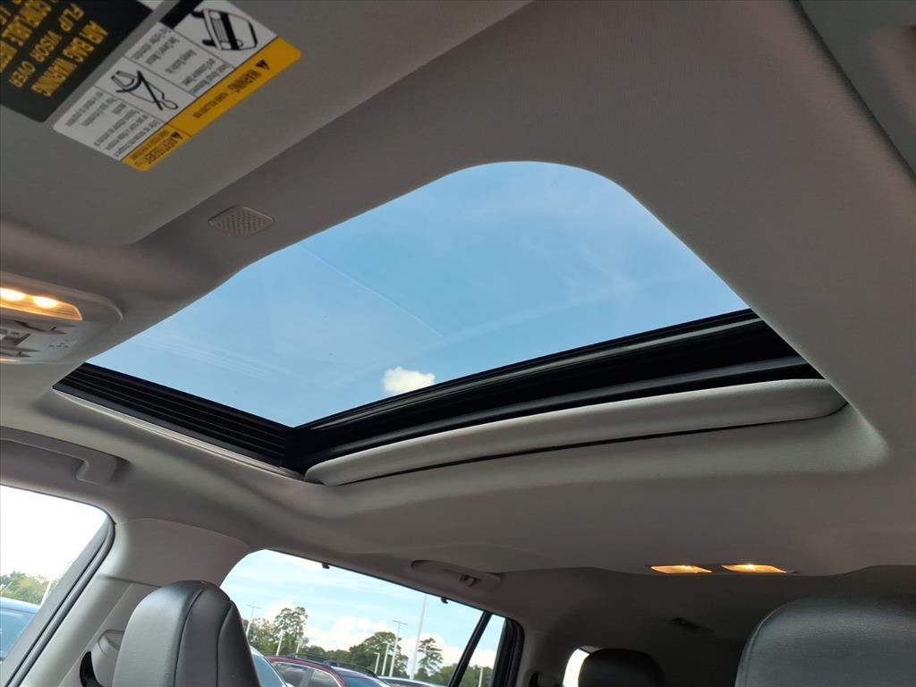 used 2022 Toyota Highlander car, priced at $33,998