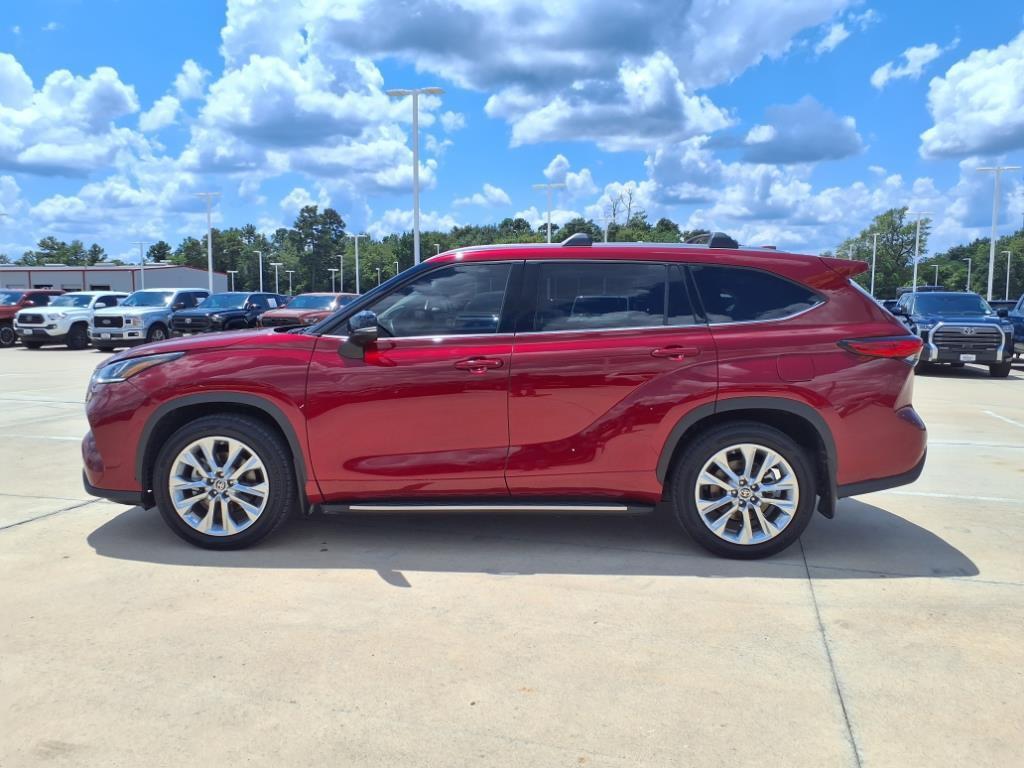 used 2023 Toyota Highlander car, priced at $40,998