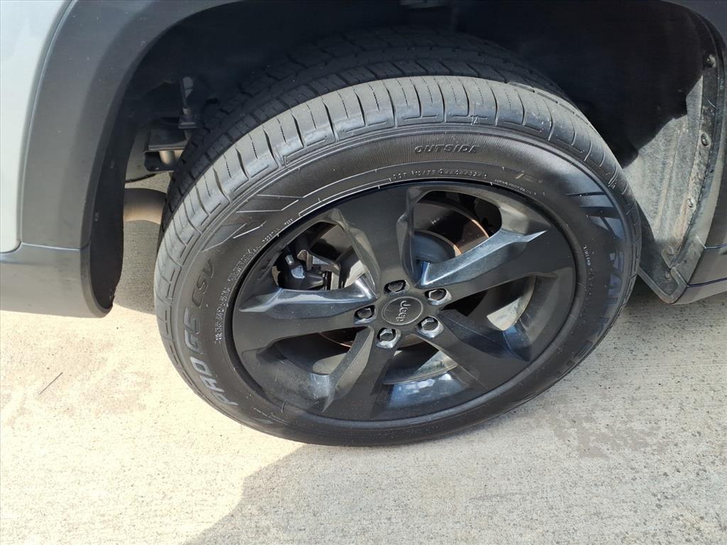 used 2023 Jeep Grand Cherokee L car, priced at $30,498