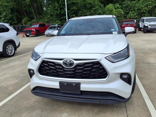 used 2021 Toyota Highlander car, priced at $27,498