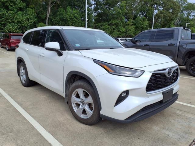 used 2021 Toyota Highlander car, priced at $27,498