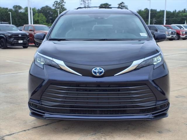 used 2025 Toyota Sienna car, priced at $44,998