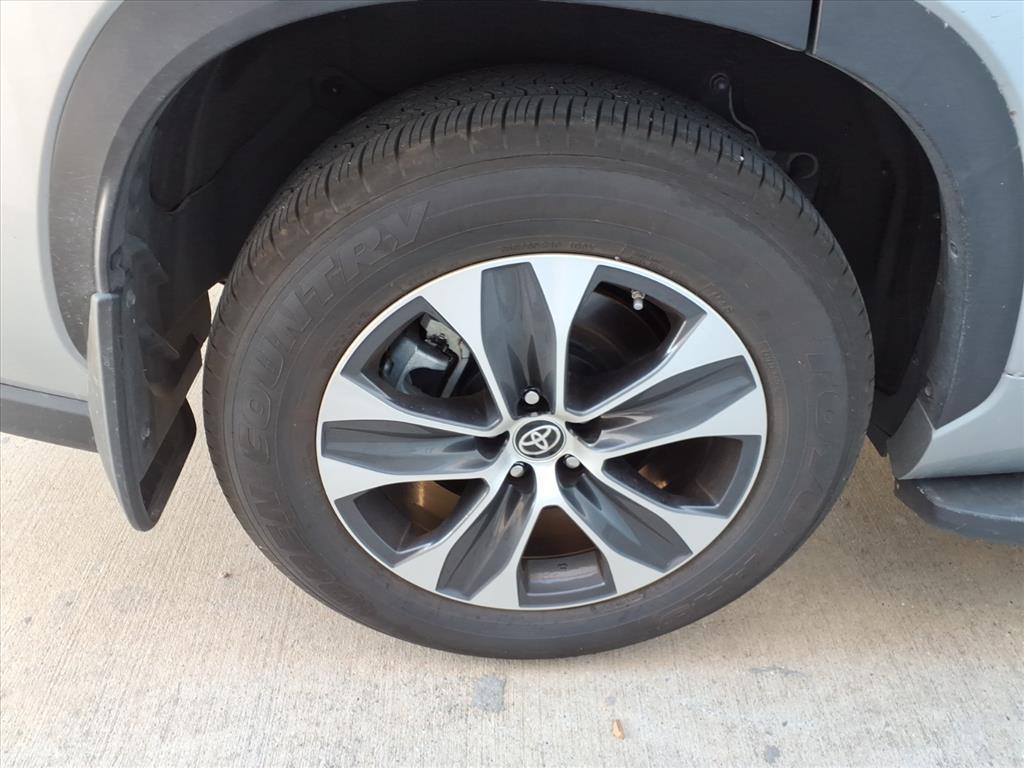 used 2023 Toyota Highlander car, priced at $39,998