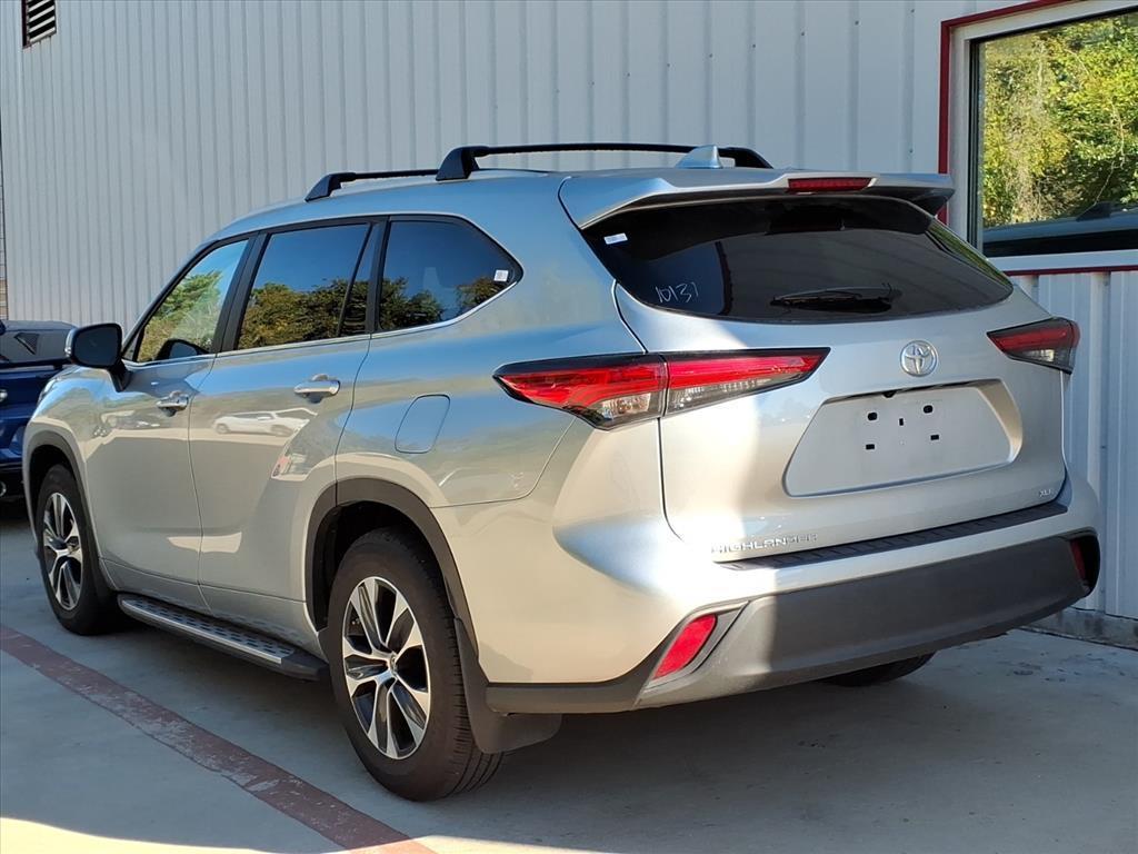 used 2023 Toyota Highlander car, priced at $39,998