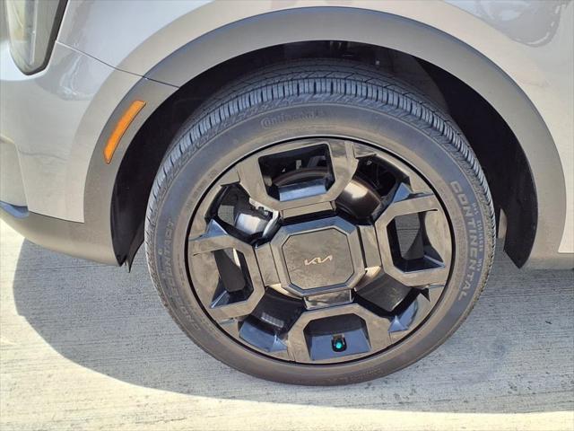 used 2025 Kia Sorento car, priced at $37,248