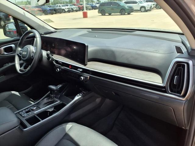 used 2025 Kia Sorento car, priced at $37,248
