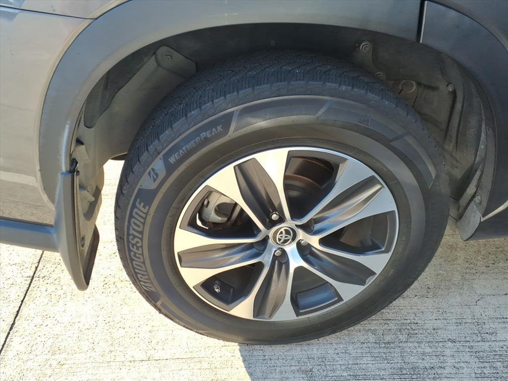 used 2021 Toyota Highlander car, priced at $29,998