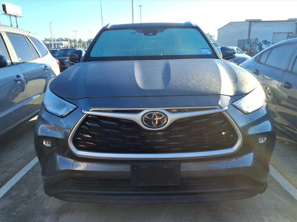 used 2021 Toyota Highlander car, priced at $29,998