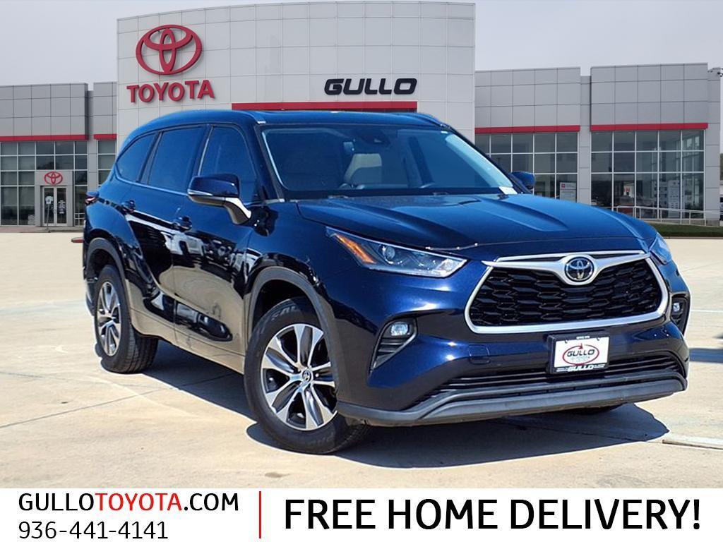 used 2021 Toyota Highlander car, priced at $27,748